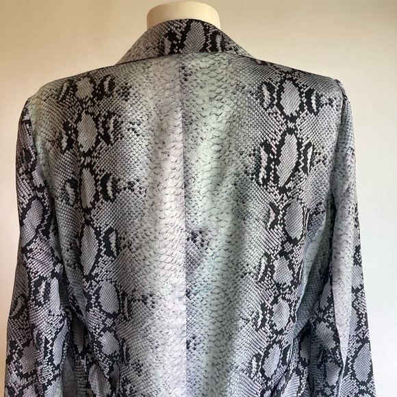 New Animari Blue Grey Snake Print Polyester Light Weight Blazer size L - Picture 10 of 15